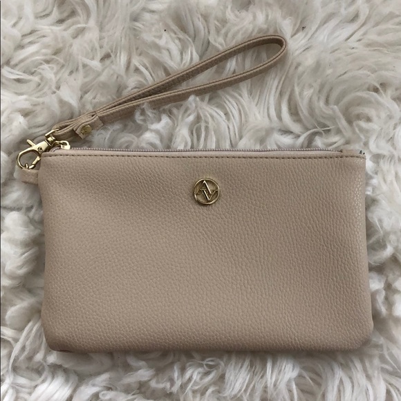 Adrienne Vittadini Handbags - Adrienne Vittadini Clutch/Wristlet Adrienne Vittadini Handbags - Adrienne Vittadini Clutch/Wristlet